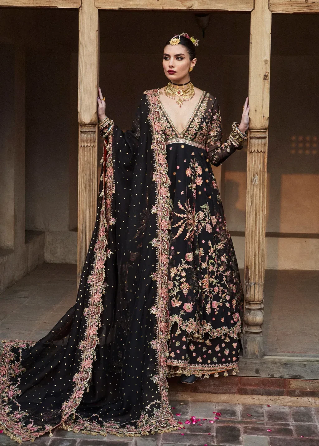Hussain Rehar – Pathaar formal, full front view